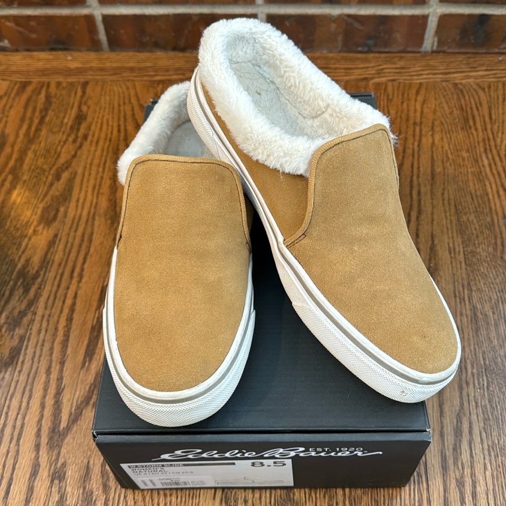 Eddie Bauer furry slides/mules